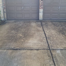 Expert-Driveway-Pressure-Washing-in-League-City-Texas-Restore-Your-Homes-Curb-Appeal 1
