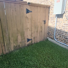 expert-house-washing-in-League-City-Texas-Fence-Mold-Mildew-Removal 0